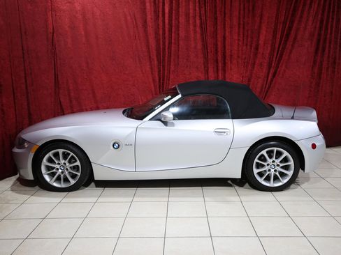 Used 2007 BMW Z4 3.0i image 4
