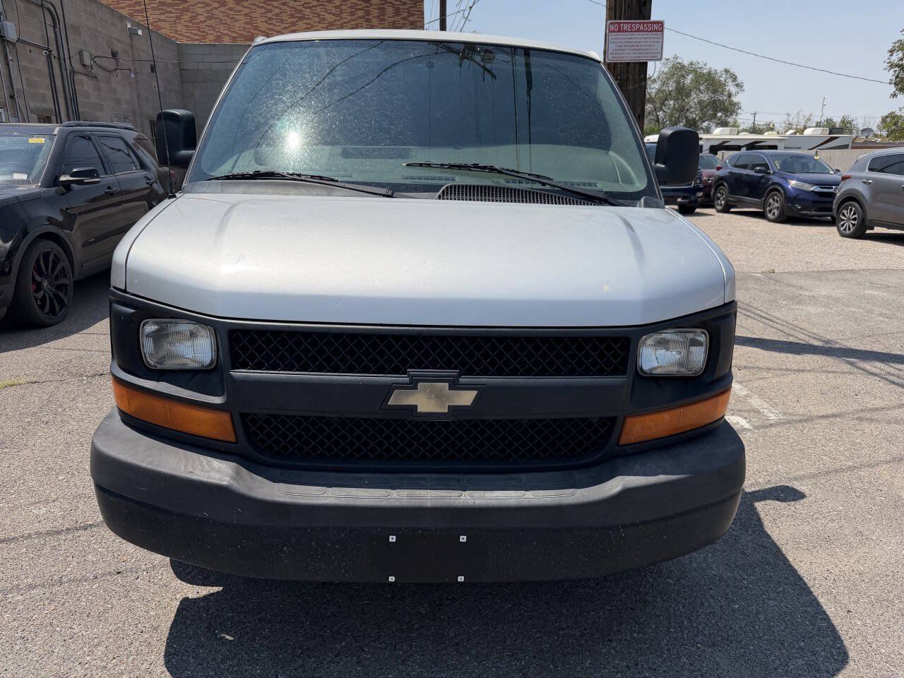 Used 2010 Chevrolet Express 1500 RWD image 3