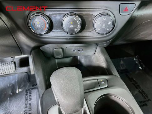 Used 2025 Chevrolet Trax LS w/ Driver Confidence Package FWD image 22