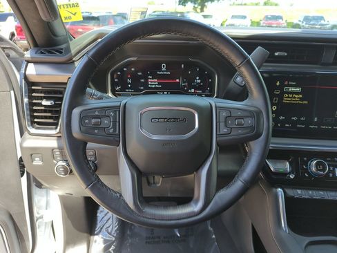 Used 2025 GMC Sierra 2500 Denali Ultimate AWD/4WD image 9