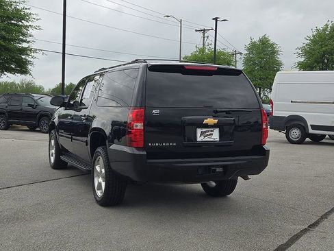 Used 2014 Chevrolet Suburban LT image 5