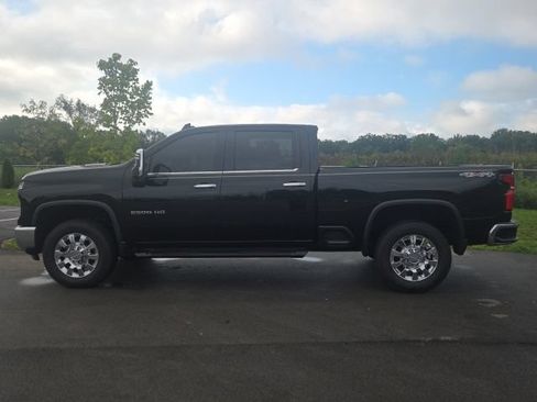 Used 2025 Chevrolet Silverado 2500 LTZ w/ LTZ Plus Package AWD/4WD image 12