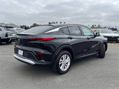 New 2025 Buick Envista Preferred image 3