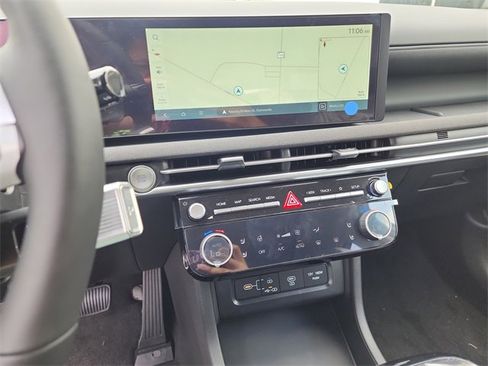 New 2025 Hyundai Tucson Limited image 19