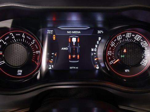 Used 2023 Dodge Challenger SXT w/ Blacktop Package image 4