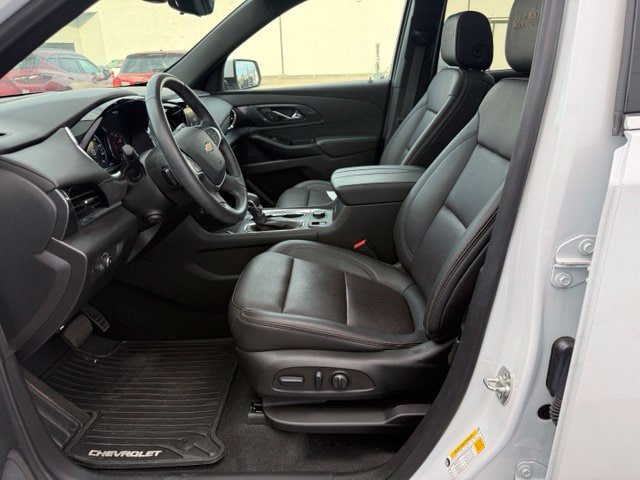 Used 2023 Chevrolet Traverse High Country FWD image 30