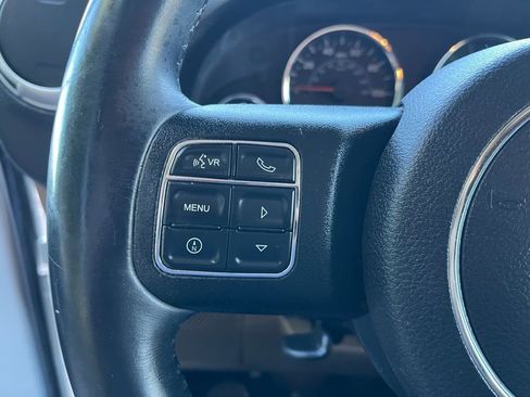 Used 2015 Jeep Wrangler Unlimited Sahara w/ Connectivity Group image 29