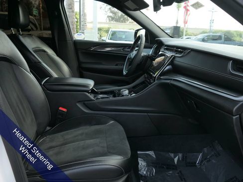 Used 2023 Jeep Grand Cherokee Altitude AWD/4WD image 29