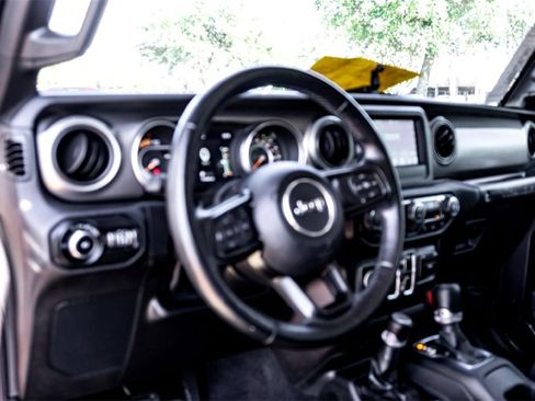 Used 2021 Jeep Wrangler Unlimited Sport image 15