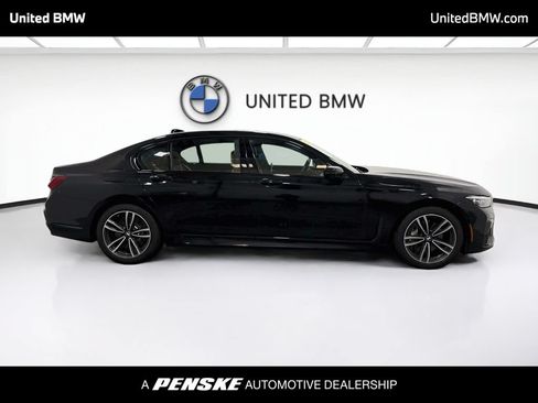 Used 2022 BMW 750i xDrive w/ Luxury Rear Seating Package AWD/4WD image 4