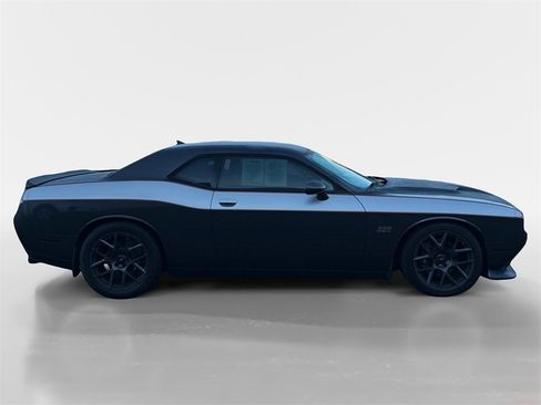Used 2016 Dodge Challenger R/T Scat Pack w/ Leather Interior Group image 3