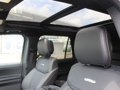New 2026 Ford Expedition Max Platinum w/ Stealth Appearance Package AWD/4WD image 28