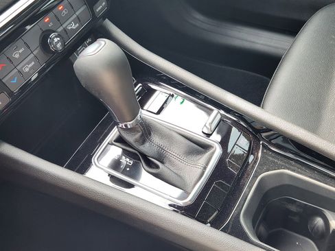 New 2026 Jeep Compass Latitude AWD/4WD image 18