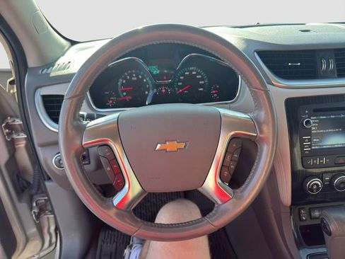 Used 2017 Chevrolet Traverse LT w/ Style and Technology Package image 10