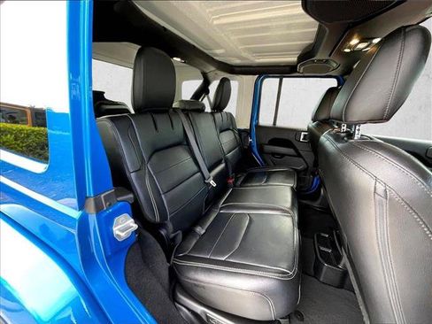 Used 2021 Jeep Wrangler Unlimited Sahara w/ Cold Weather Group AWD/4WD image 30