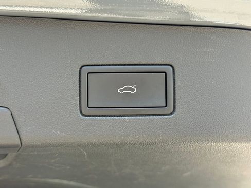 Used 2023 Volkswagen ID.4 Pro S RWD image 9
