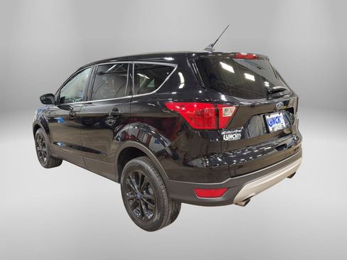 Used 2019 Ford Escape SE image 2
