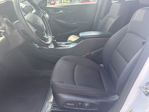Used 2023 Chevrolet Malibu LT image 8