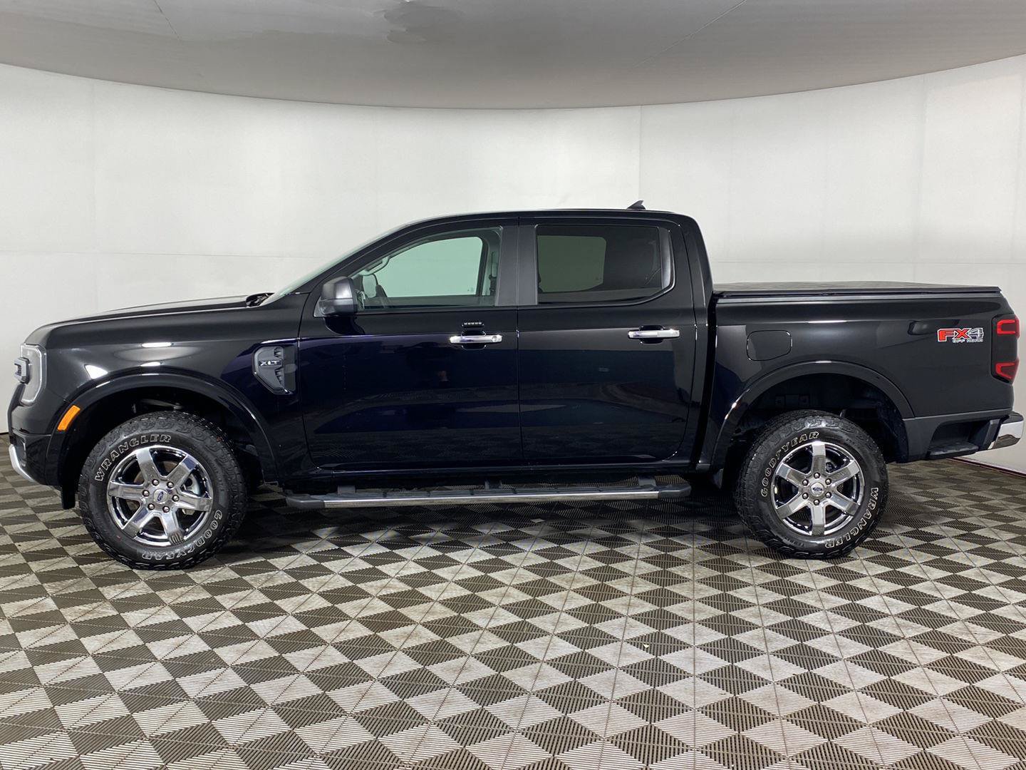 Used 2024 Ford Ranger XLT w/ FX4 Off-Road Package AWD/4WD image 4