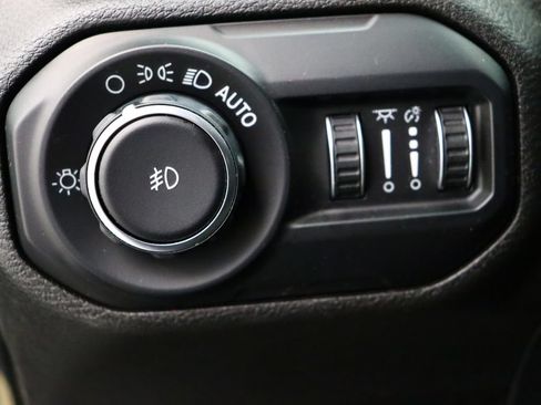 Used 2020 Jeep Wrangler Sport AWD/4WD image 10