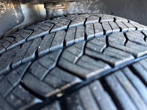 Used 2024 Chevrolet Trax RS image 32