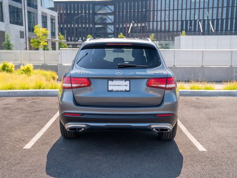 Used 2018 Mercedes-Benz GLC 300 4MATIC image 7