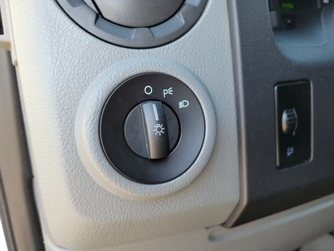 Used 2012 Ford E-350 and Econoline 350 XL w/ PWR Windows & Locks Group image 30