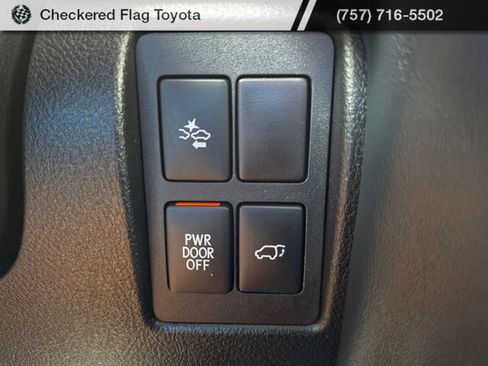 Used 2018 Lexus LX 570 4WD w/ Luxury Package image 33