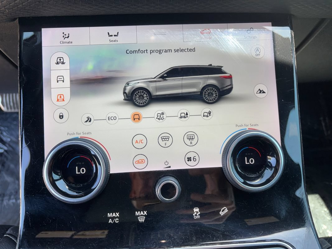 Used 2018 Land Rover Range Rover Velar R-Dynamic SE AWD/4WD image 12