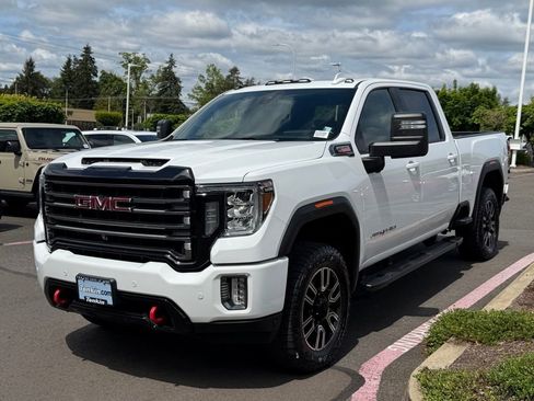 Used 2020 GMC Sierra 3500 AT4 w/ AT4 Premium Package AWD/4WD image 4