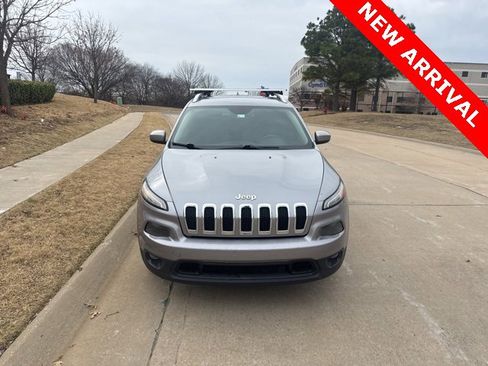Used 2014 Jeep Cherokee Latitude w/ Comfort/Convenience Group image 8