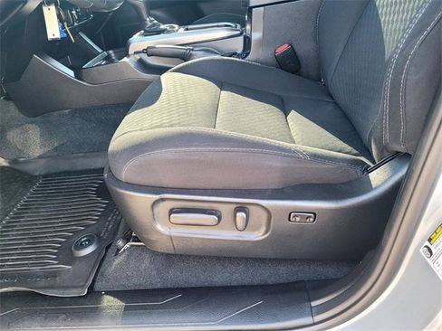 Used 2021 Toyota Tacoma SR5 w/ Trail Edition image 17