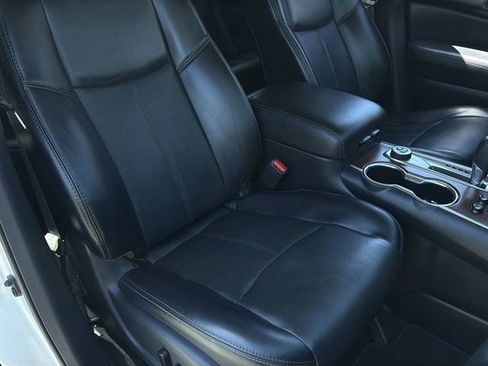 Used 2018 Nissan Pathfinder Platinum AWD/4WD image 38