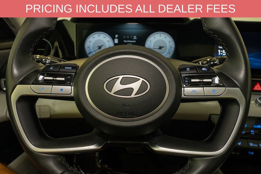 Used 2025 Hyundai Elantra Limited FWD image 19