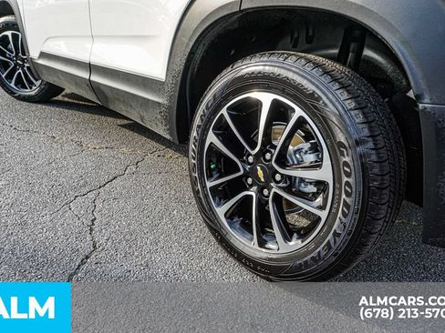 Used 2025 Chevrolet TrailBlazer LT AWD/4WD image 15