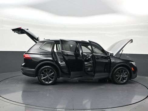 Used 2022 Volkswagen Tiguan SE w/ Panoramic Sunroof Package AWD/4WD image 31