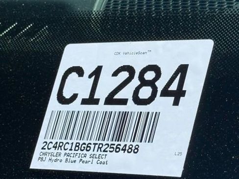 New 2026 Chrysler Pacifica Select FWD image 33