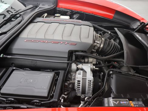 Used 2017 Chevrolet Corvette Stingray Coupe w/ 1LT RWD image 17