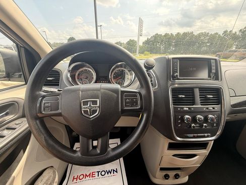 Used 2017 Dodge Grand Caravan SE w/ Power Window Group FWD image 13