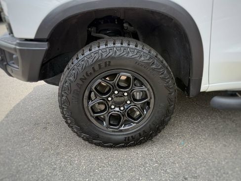Used 2024 Chevrolet Silverado 1500 ZR2 w/ ZR2 Bison Edition AWD/4WD image 18