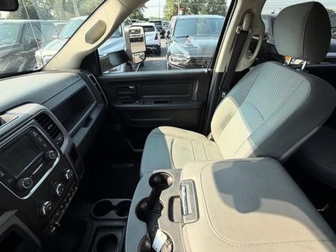 Used 2017 RAM 2500 Tradesman w/ Chrome Appearance Group AWD/4WD image 8