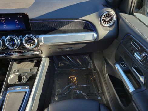 Certified 2025 Mercedes-Benz GLB 250 image 14