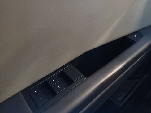 Used 2025 Tesla Cybertruck AWD Crew Cab image 11
