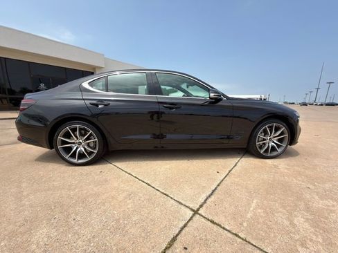 Used 2025 Genesis G70 2.5T AWD/4WD image 18
