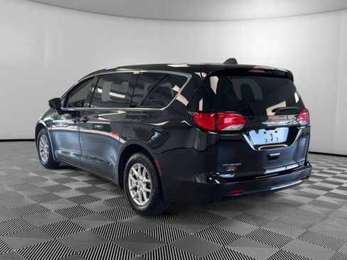 Used 2024 Chrysler Voyager LX FWD image 6