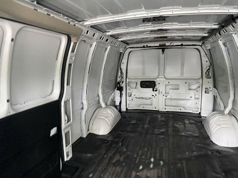Used 2023 GMC Savana 2500 Extended w/ Driver Convenience Package RWD image 22