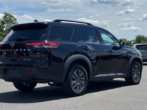 Used 2024 Nissan Pathfinder SV AWD/4WD image 4