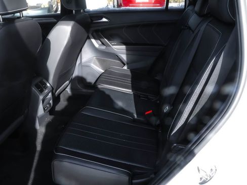 Used 2023 Volkswagen Tiguan SE R-Line image 27