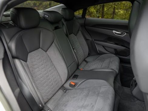 Used 2022 Audi e-tron GT Premium Plus AWD/4WD image 46