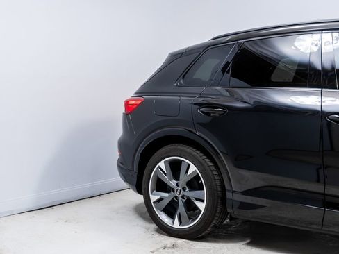 Used 2024 Audi Q4 e-tron Prestige AWD/4WD image 11